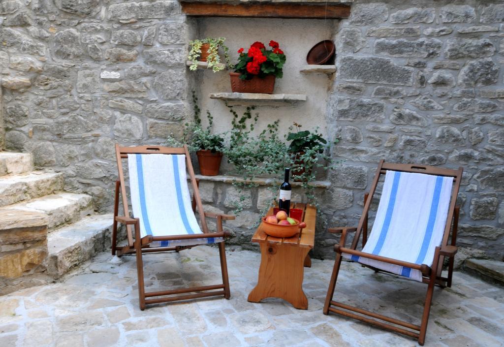 Holiday Homes Poli Svetega Antona Gračišće Zimmer foto