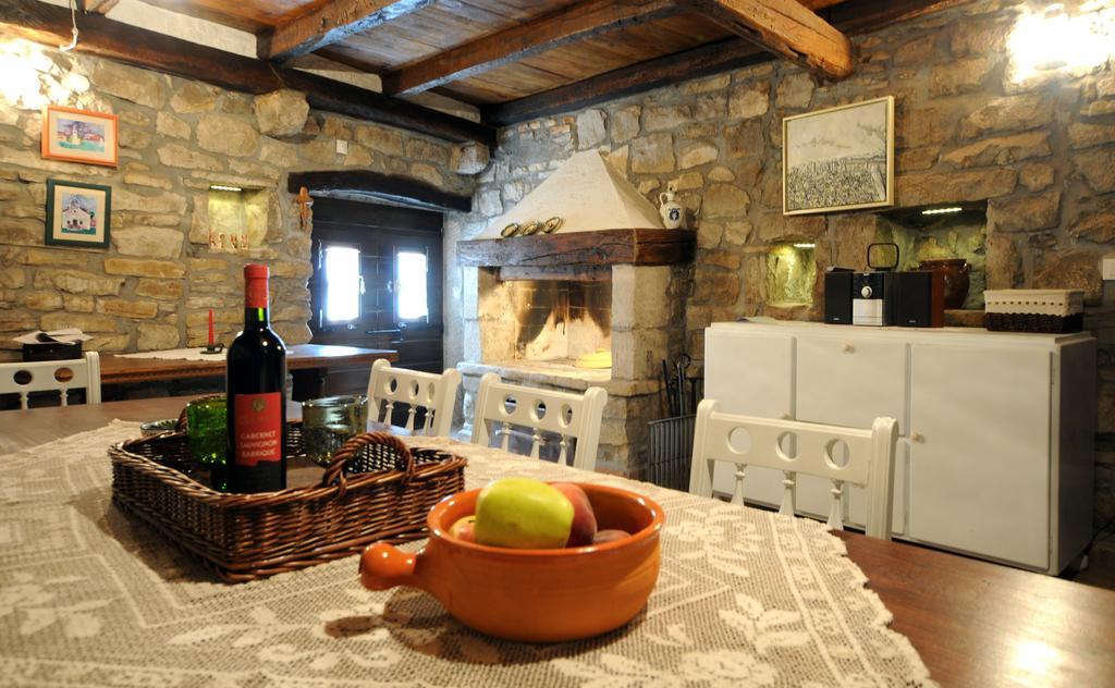 Holiday Homes Poli Svetega Antona Gračišće Zimmer foto