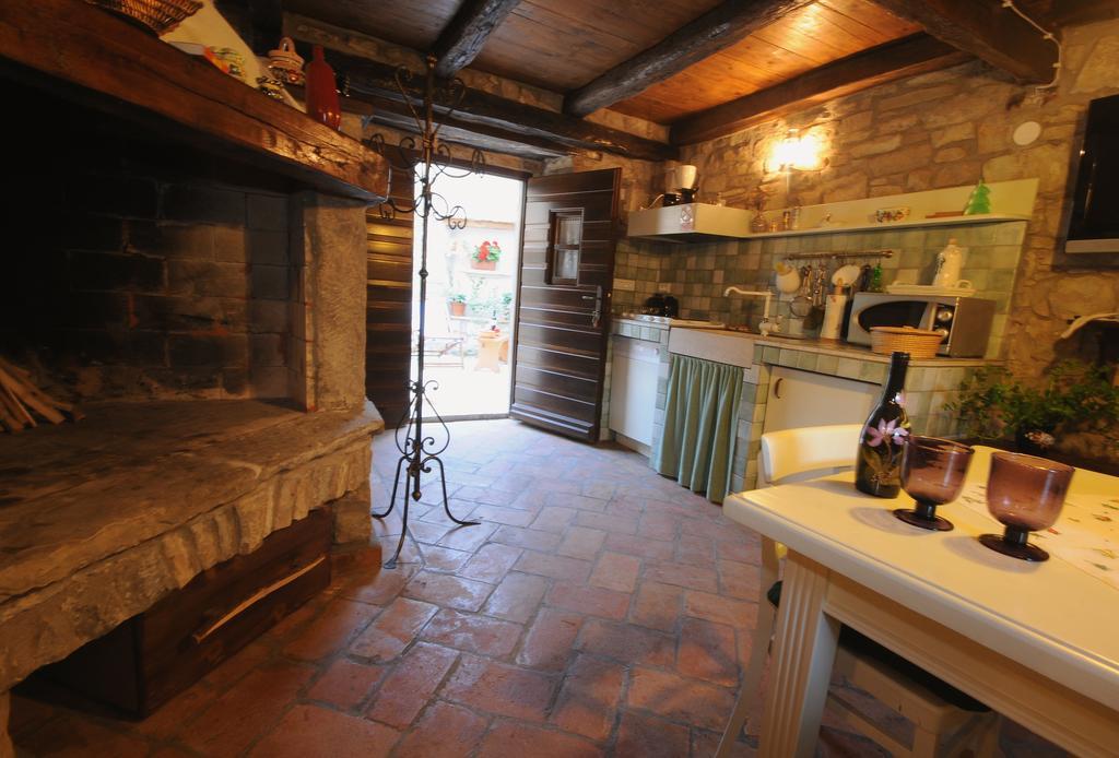 Holiday Homes Poli Svetega Antona Gračišće Zimmer foto